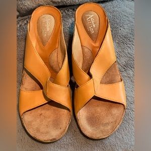 Clarks Artisan leather size 9 mule wedges golden /tan color